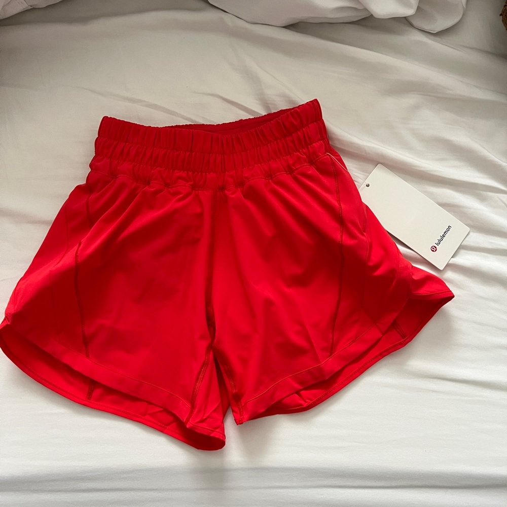 NWT Lululemon track that 5” lined running shorts